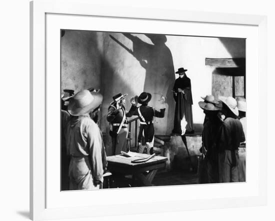 THE MARK OF ZORRO, 1940 directed by ROUBEN MAMOULIAN Tyrone Power (b/w photo)-null-Framed Photo