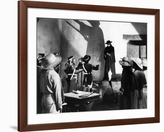 THE MARK OF ZORRO, 1940 directed by ROUBEN MAMOULIAN Tyrone Power (b/w photo)-null-Framed Photo