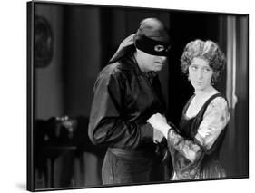 THE MARK OF ZORRO (Le signe by Zorro) by Fred Niblo with Douglas Fairbanks, Marguerite by la Motte,-null-Framed Photo