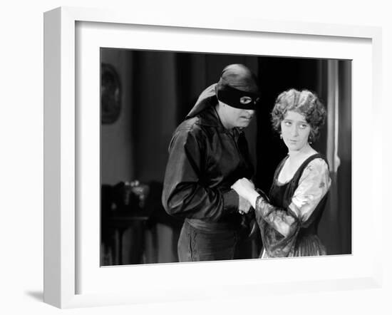 THE MARK OF ZORRO (Le signe by Zorro) by Fred Niblo with Douglas Fairbanks, Marguerite by la Motte,-null-Framed Photo