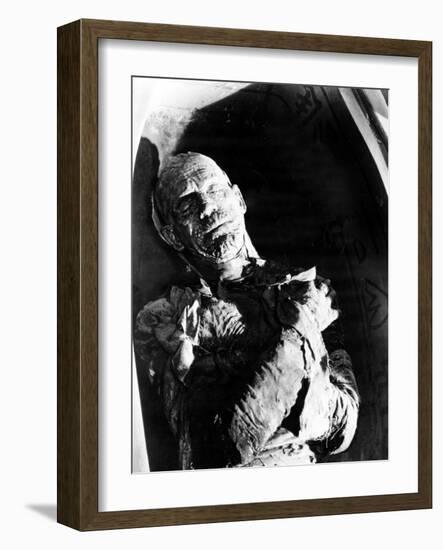 The Mummy, Boris Karloff, 1932-null-Framed Premium Photographic Print