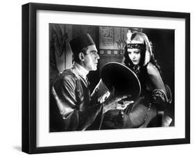 The Mummy, Boris Karloff, Zita Johann, 1932-null-Framed Photo