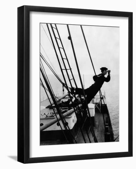 The Navigator, Buster Keaton, 1924-null-Framed Photo