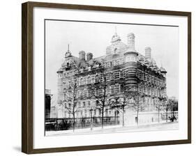 The New Scotland Yard-null-Framed Photographic Print