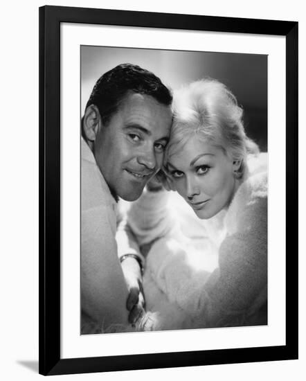 THE NOTORIOUS LANDLADY, 1961 DIRECETD BY RICHARD QUINE, script Blake Edwards, Jack Lemmon and Kim N-null-Framed Photo