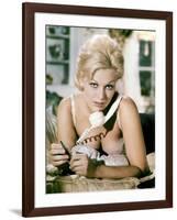 THE NOTORIOUS LANDLADY, 1961 DIRECETD BY RICHARD QUINE, script Blake Edwards, Kim Novak (photo)-null-Framed Photo