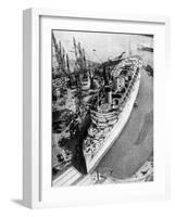 The Ocean Liner RMS Queen Mary, Clydebank, Glasgow, 1934-null-Framed Giclee Print