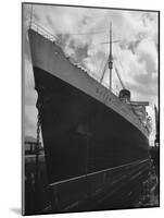 The Oceanliner Queen Elizabeth in Dry Dock For Overhaul and Refitting Prior to Her Maiden Voyage-Hans Wild-Mounted Photographic Print