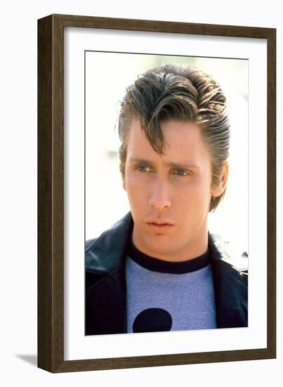 THE OUTSIDERS, 1982 directed by FRANCIS FORD COPPOLA Emilio Estevez (photo)-null-Framed Photo
