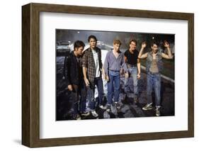 THE OUTSIDERS, 1982 directed by FRANCIS FORD COPPOLA Emilio Estevez, Rob Lowe, Thomas C. Howell, Pa-null-Framed Photo