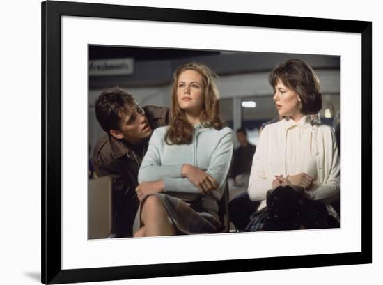 THE OUTSIDERS, 1982 directed by FRANCIS FORD COPPOLA Matt Dillon, Diane Lane and Michelle Meyrink (-null-Framed Photo