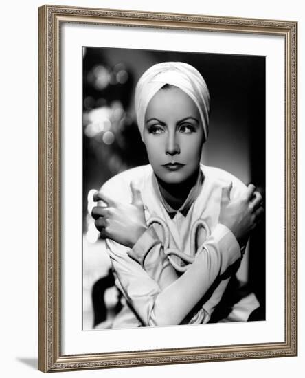 The Painted Veil, Greta Garbo, Directed by Richard Boleslavski, 1934-null-Framed Photographic Print