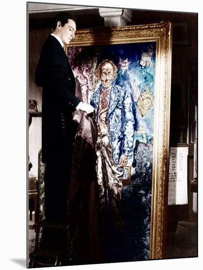 THE PICTURE OF DORIAN GRAY, Hurd Hatfield, 1945-null-Mounted Photo