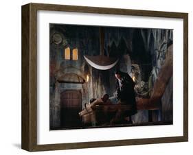 The Pit And The Pendulum, John Kerr, Vincent Price, 1961-null-Framed Photo