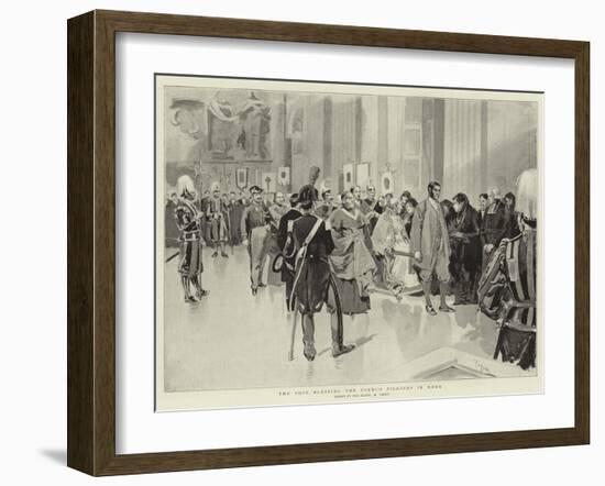 The Pope Blessing the French Pilgrims in Rome-Oswaldo Tofani-Framed Giclee Print