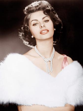 https://imgc.allpostersimages.com/img/posters/the-pride-and-the-passion-sophia-loren-1957_u-L-PJXZBC0.jpg?artPerspective=n