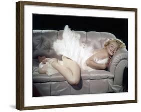 The Prince and the Shwogirl 1957 Directed by Laurence Olivier Marilyn Monroe-null-Framed Photo