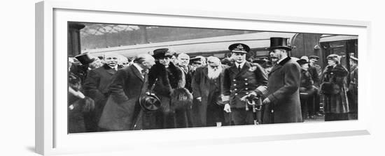 The Prince of Wales on His Way to Australia, 1920-null-Framed Giclee Print