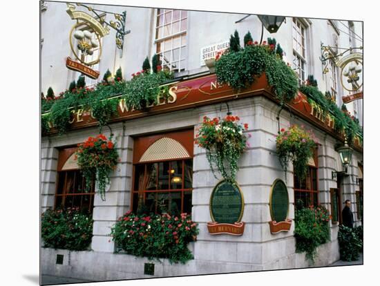 The Prince of Wales Pub, Covent Garden, London, England-Inger Hogstrom-Mounted Photographic Print
