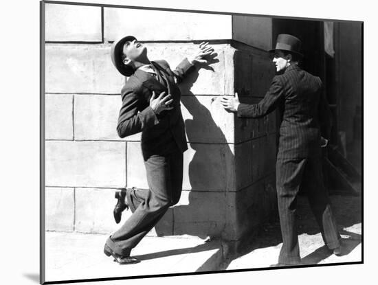 The Public Enemy, Edward Woods, James Cagney, 1931-null-Mounted Photo