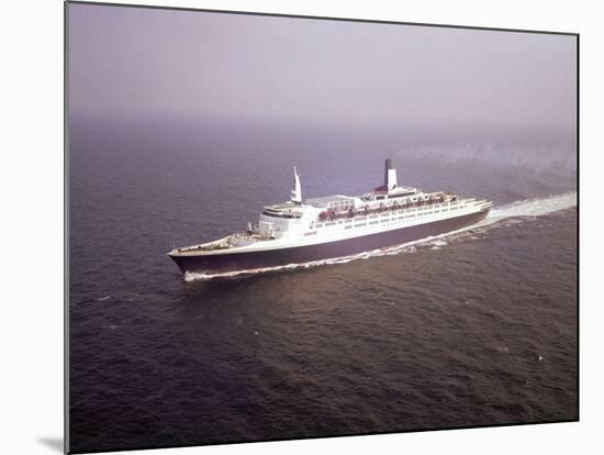 The Qe2-null-Mounted Photographic Print