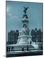 The Queen Victoria Memorial, Buckingham Palace, London, 1911-1912-FGO Stuart-Mounted Giclee Print