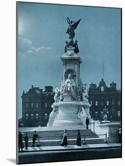 The Queen Victoria Memorial, Buckingham Palace, London, 1911-1912-FGO Stuart-Mounted Giclee Print