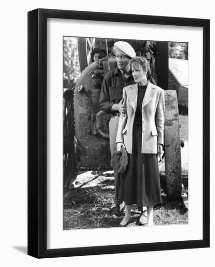 The Quiet Man, John Wayne, Maureen O'Hara, 1952-null-Framed Photo