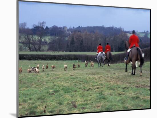 The Quorn Fox Hunt, Leicestershire, England-Alan Klehr-Mounted Photographic Print