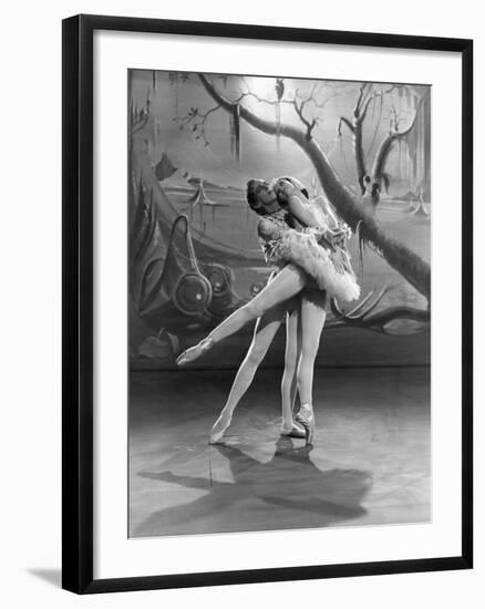 The Red Shoes, Robert Helpmann, Moira Shearer, 1948-null-Framed Premium Photographic Print