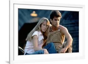 The River by Mark Rydell with Mel Gibson and Sissy Spacek, 1984 (photo)-null-Framed Photo