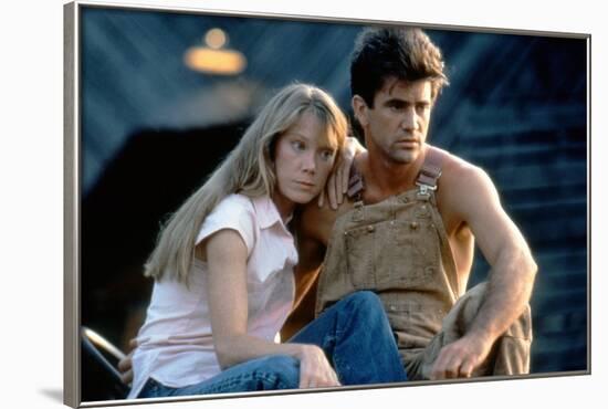 The River by Mark Rydell with Mel Gibson and Sissy Spacek, 1984 (photo)-null-Framed Photo