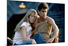 The River by Mark Rydell with Mel Gibson and Sissy Spacek, 1984 (photo)-null-Mounted Photo