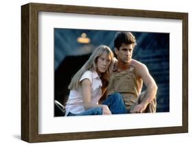 The River by Mark Rydell with Mel Gibson and Sissy Spacek, 1984 (photo)-null-Framed Photo