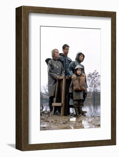 The River by Mark Rydell with Mel Gibson and Sissy Spacek, 1984 (photo)-null-Framed Photo