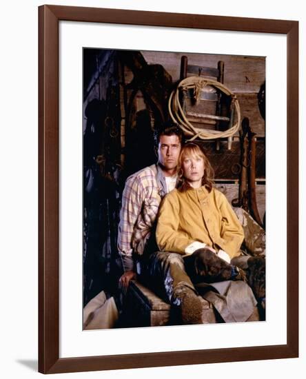 The River by Mark Rydell with Mel Gibson and Sissy Spacek, 1984 (photo)-null-Framed Photo