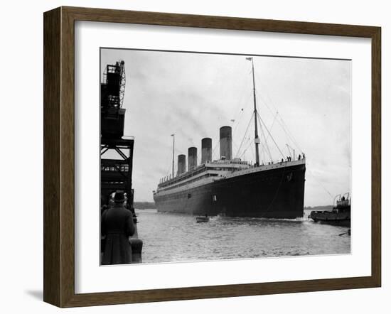 The RMS Olympic Sister Ship to the Titanic Arriving at Southampton Docks, 1925-null-Framed Premium Photographic Print