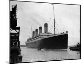 The RMS Olympic Sister Ship to the Titanic Arriving at Southampton Docks, 1925-null-Mounted Photographic Print