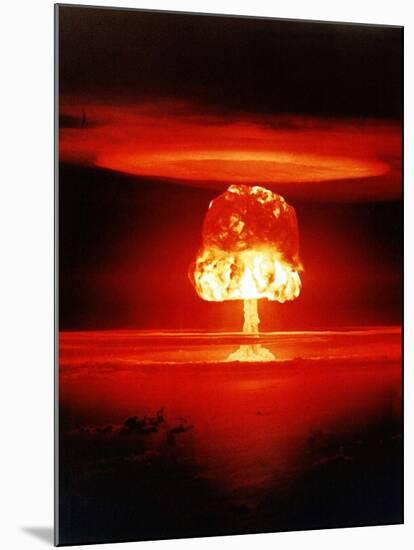 The Romero Shot, Was a Hydrogen Bomb That Yielded 11 Megatons of Energy-null-Mounted Photo