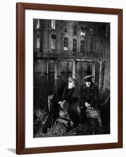 The Rules Of The Game, (aka La Regle Du Jeu), Julien Carette, Gaston Modot, 1939-null-Framed Photo