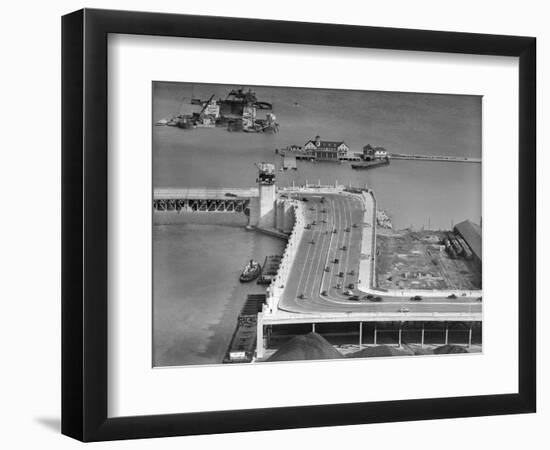 The 'S' Curve on Lake Shore Drive in Chicago, Ca. 1937-null-Framed Photographic Print