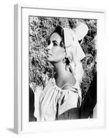 The Sandpiper, Elizabeth Taylor, 1965-null-Framed Photo