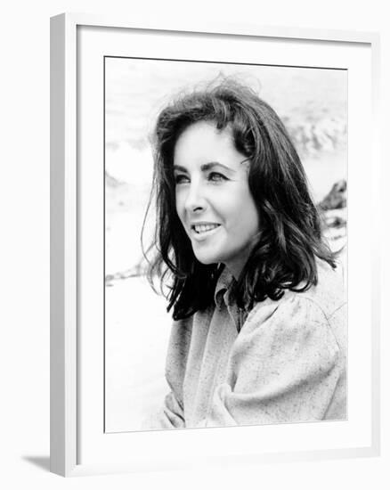 The Sandpiper, Elizabeth Taylor, 1965-null-Framed Photo