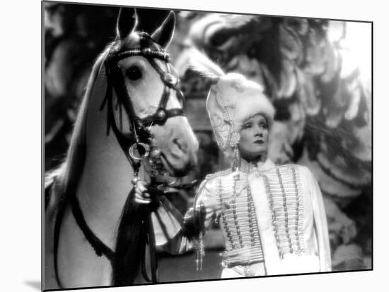 The Scarlet Empress, Marlene Dietrich, 1934-null-Mounted Photo