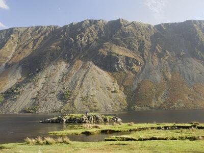https://imgc.allpostersimages.com/img/posters/the-screes-lake-wastwater-wasdale-lake-district-national-park-cumbria-england_u-L-P1FHJ60.jpg?artPerspective=n
