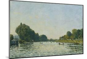 The Seine at Bougival; La Seine a Bougival, 1872-Alfred Sisley-Mounted Giclee Print