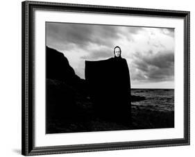 The Seventh Seal, Bengt Ekerot, 1957-null-Framed Photo