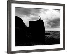 The Seventh Seal, Bengt Ekerot, 1957-null-Framed Photo