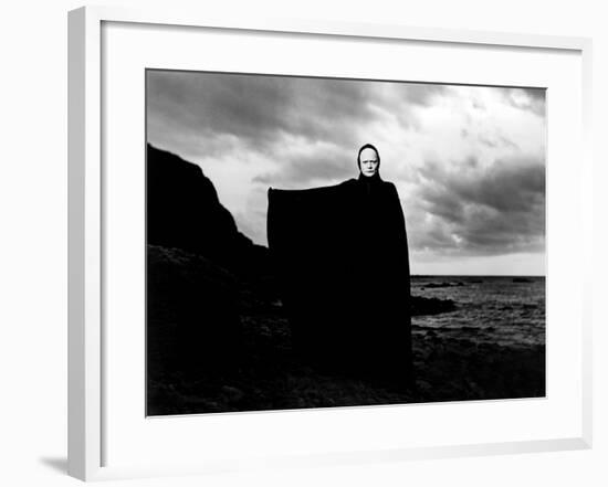 The Seventh Seal, Bengt Ekerot, 1957-null-Framed Photo