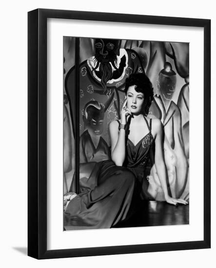 The Shanghai Gesture by Josef von Sternberg with Gene Tierney, 1941 (b/w photo)-null-Framed Photo